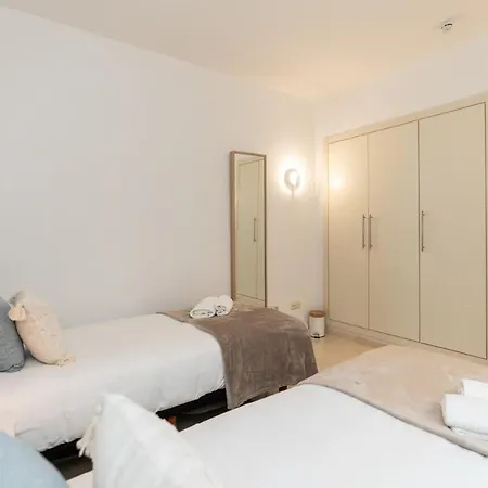 Al-704 - - Alcazaba Lagoon Apartment Estepona